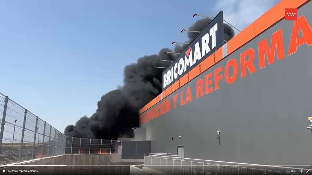Arde el almacén de Bricomart de Alcorcón en un incendio “de gran virulencia”