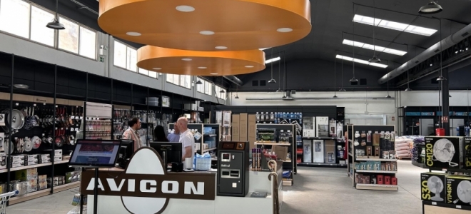 AVICON inaugura un nuevo punto de venta e integra productos de ferretería